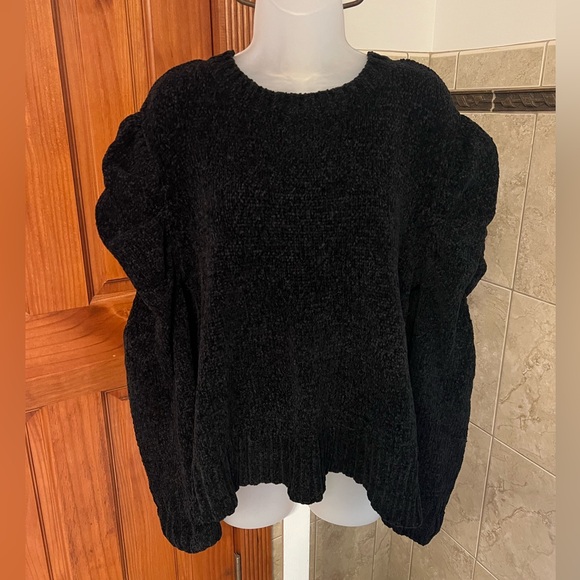 POL Women's Chunky Knit Pullover Sweater in a Size Medium - Picture 4 of 8